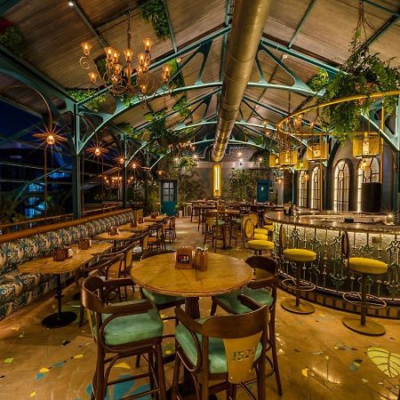 Goldfinch Hotel Mumbai Dış mekan fotoğraf
