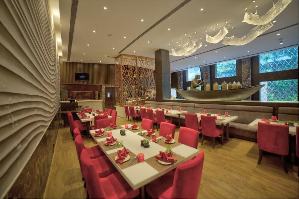 Goldfinch Hotel Mumbai Dış mekan fotoğraf