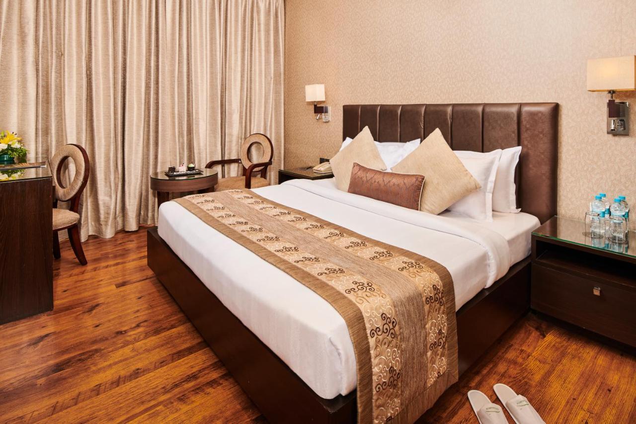 Goldfinch Hotel Mumbai Dış mekan fotoğraf