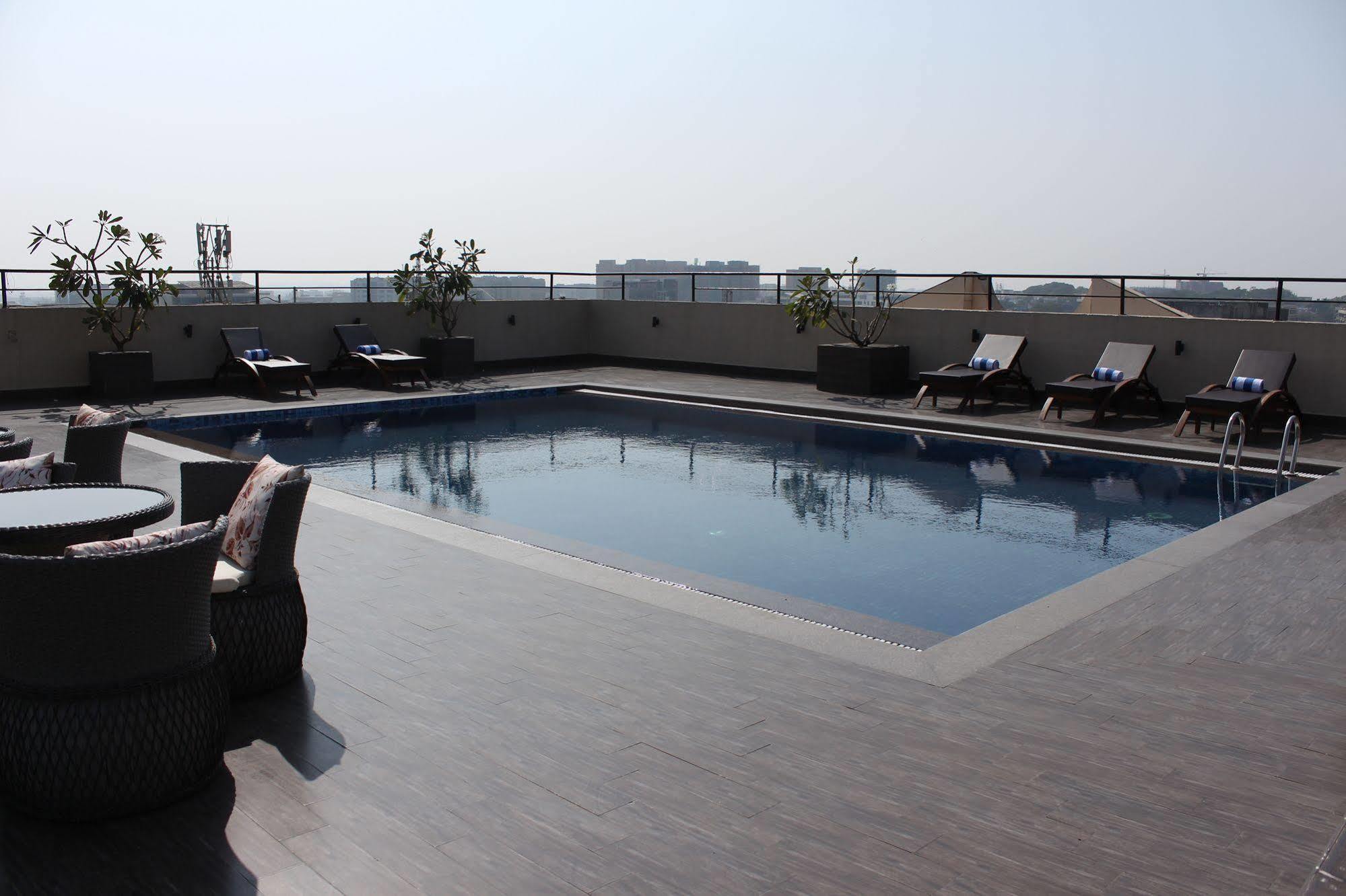 Goldfinch Hotel Mumbai Dış mekan fotoğraf