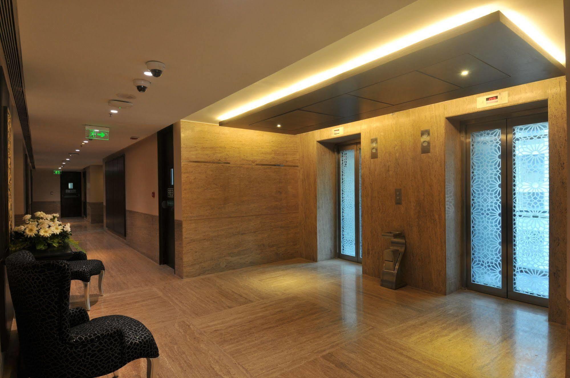 Goldfinch Hotel Mumbai Dış mekan fotoğraf